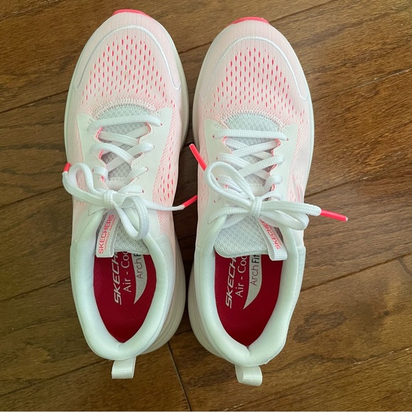 Sketchers Arch Fit GOwalk Walking Sneakers, 6.5 - Picture 2 of 2